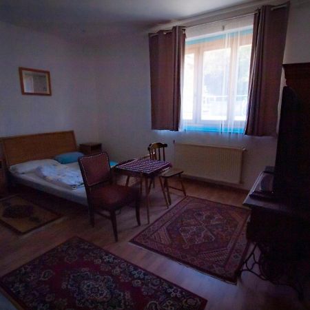 Makvirag Apartmanok Zebegény Zewnętrze zdjęcie